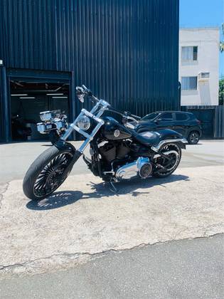 HARLEY-DAVIDSON SOFTAIL BREAKOUT 
